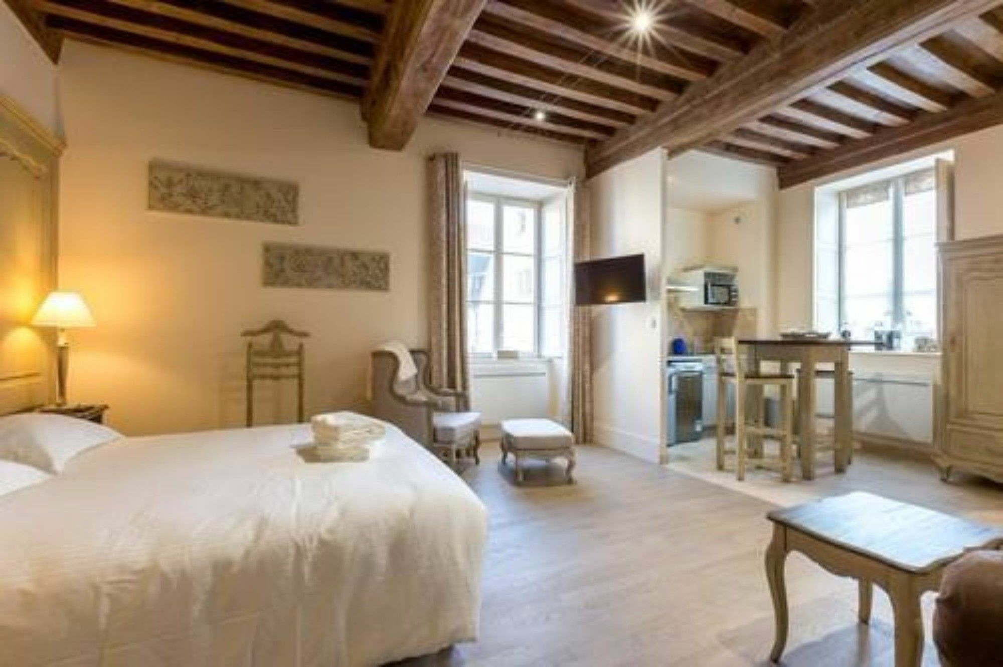 Le Cara Seheiah 1D Bed & Breakfast Beaune  Exterior photo